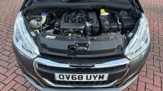 Peugeot 208 1.2 PureTech 82 Signature 5dr [Start Stop] Petrol Hatchback